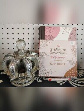 Barbour Women's Devotional Bible - Rose Pink & White